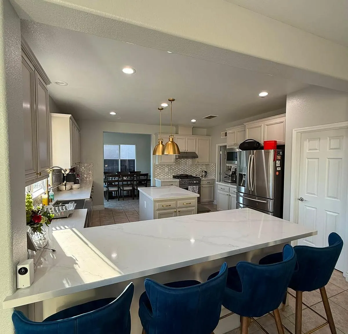 4 bed, 2764 sqft, $3,700 — Photo 3