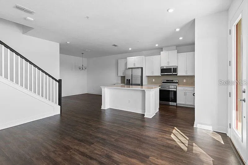 3 bed, 2.5 bath, 1776 sqft, $3,000 — Photo 4
