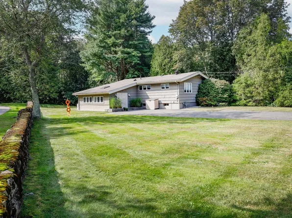 1005 Summer St, Lynnfield, MA 01940