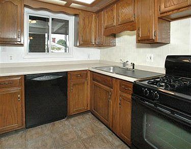 3rd image of 300 Kingston Dr