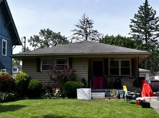 306 E Broadway Ave, Girard, OH