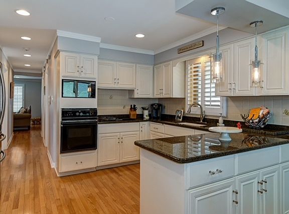 5th image of 2627 Sunnyside Ave