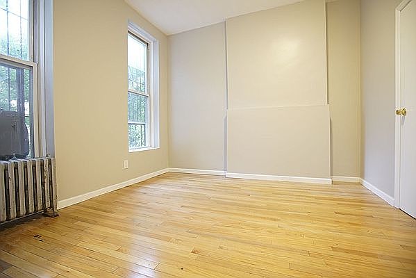1st image of 526 Willoughby Ave #1A