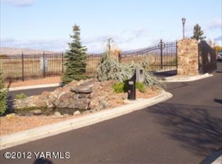8902 Whitman Ave, Union Gap, WA 98903