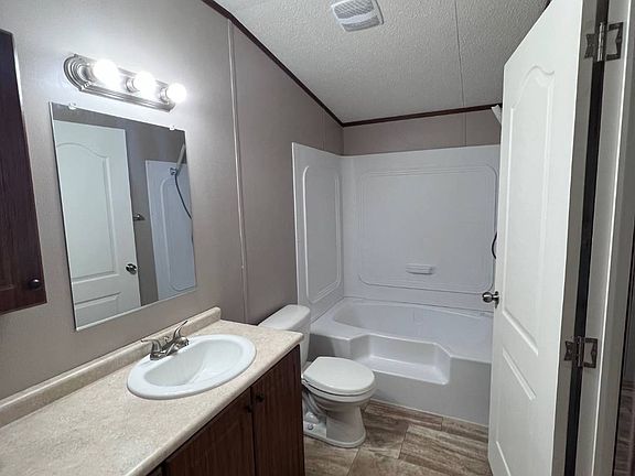 3rd image of 2815 California Ave #26