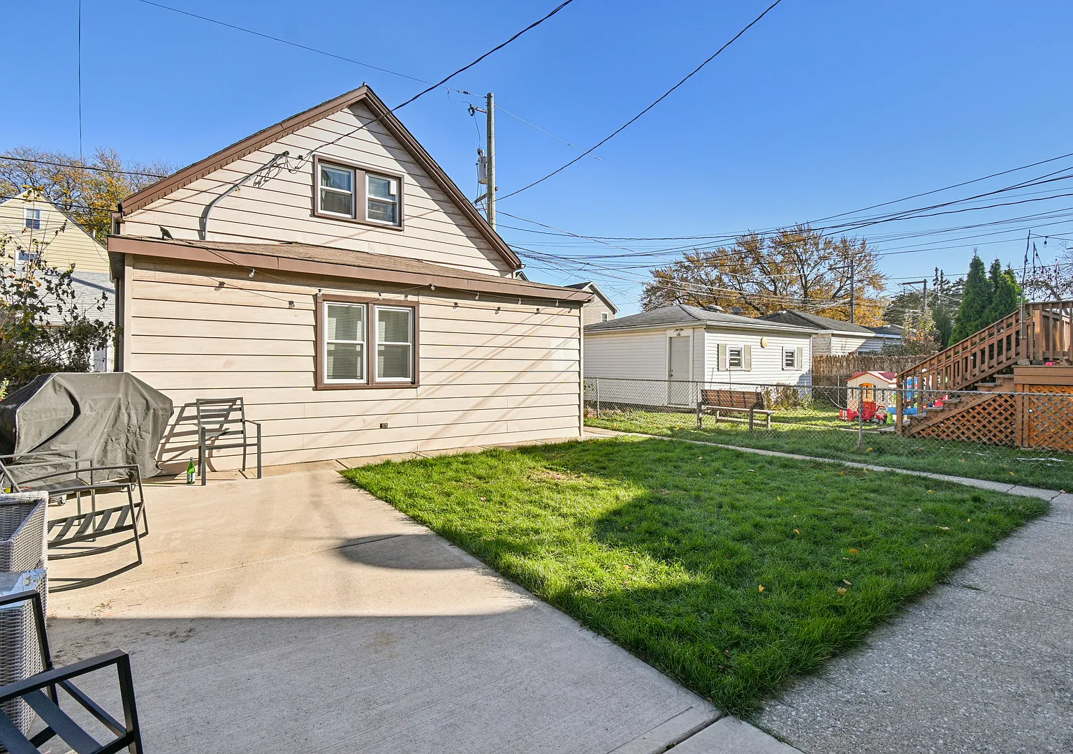 2 bed, 800 sqft, $2,000 — Photo 2