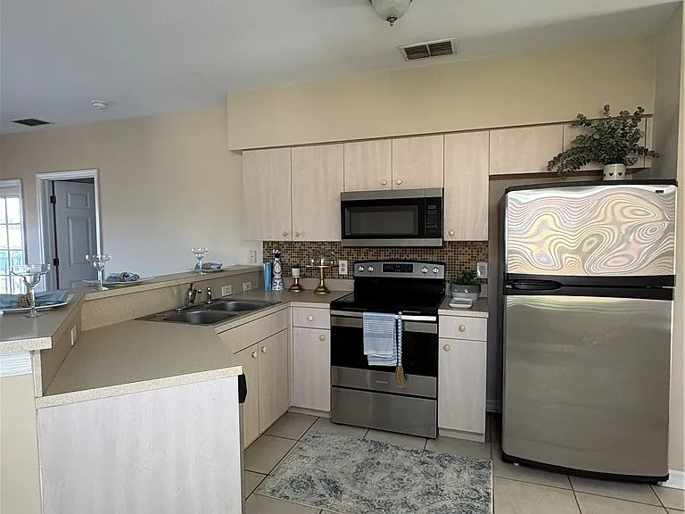 909 SW 47th Ter #201 — Photo 7