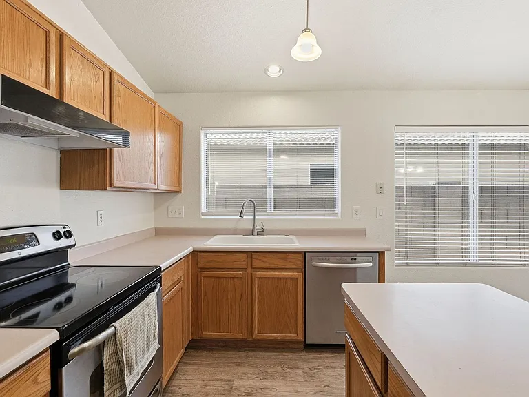 8621 W Shaw Butte Dr — Photo 13