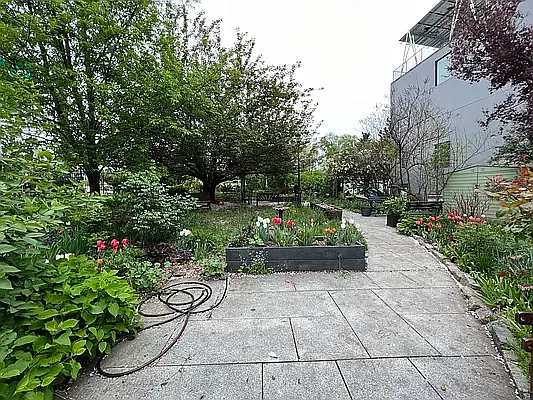 Rented by True Real Estate Group | media 12