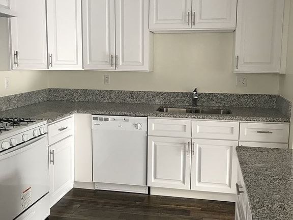 4th image of 201 S Oak Knoll Ave APT 8