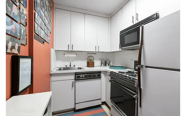 Sold by Douglas Elliman | media 6