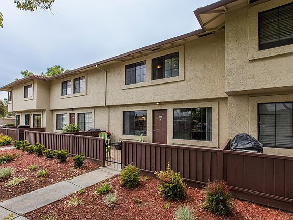 3rd image of 173 Kenbrook Cir