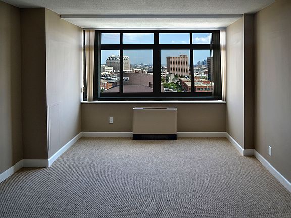 Oversized Living Quarters