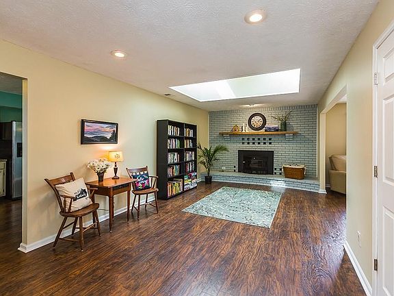 3rd image of 208 Lewis Dr
