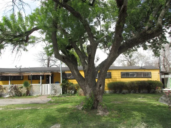 2131 Cromwell St, Houston, TX 77093