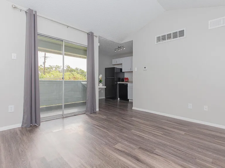 Arbor Trails Apartment Homes — Photo 3
