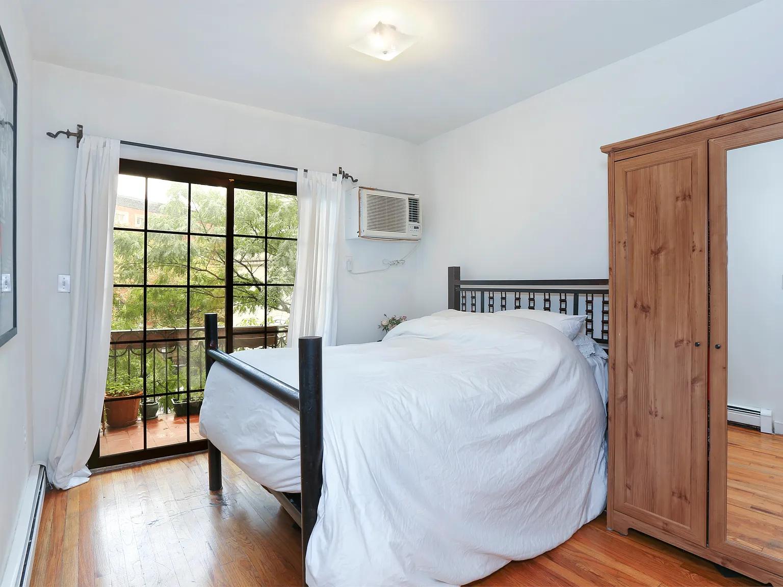 214 East 9th Street — Photo 3