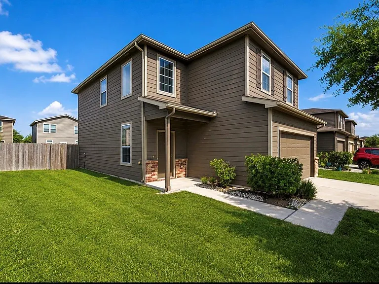 12318 Skyview Manor Dr — Photo 2