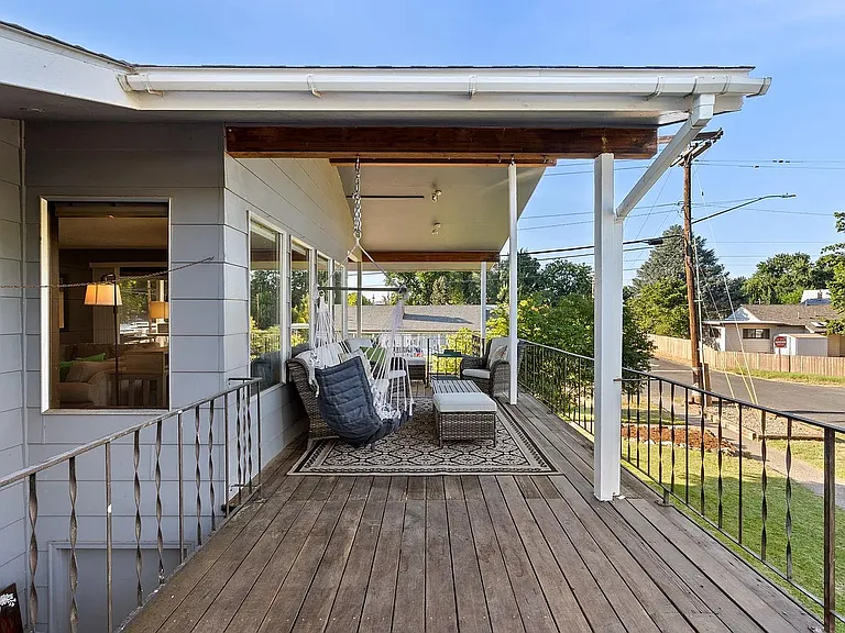 703 Guernsey St — Photo 17