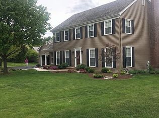 210 Whitney Dr, Barrington, IL 60010