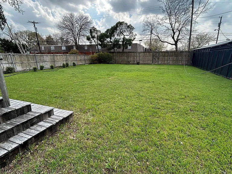1255 San Patricio Dr — Photo 13