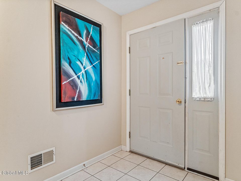 75 Bridgewood Lane, Watervliet, NY 12189 Zillow