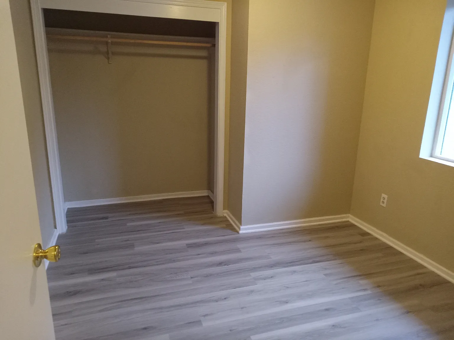 3 bed, 900 sqft, $1,150 — Photo 4