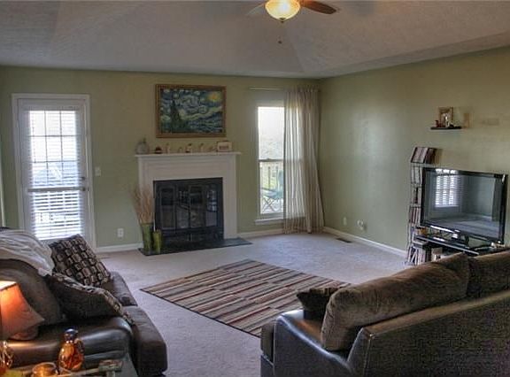 3rd image of 732 Bluewater Dr