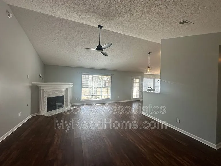 11625 Dempsey Dr — Photo 2