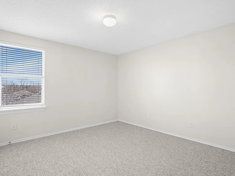 1312 Annalea Dr — Photo 29
