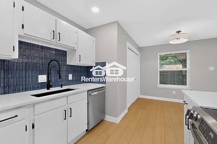 5306 Vincennes Ct — Photo 18