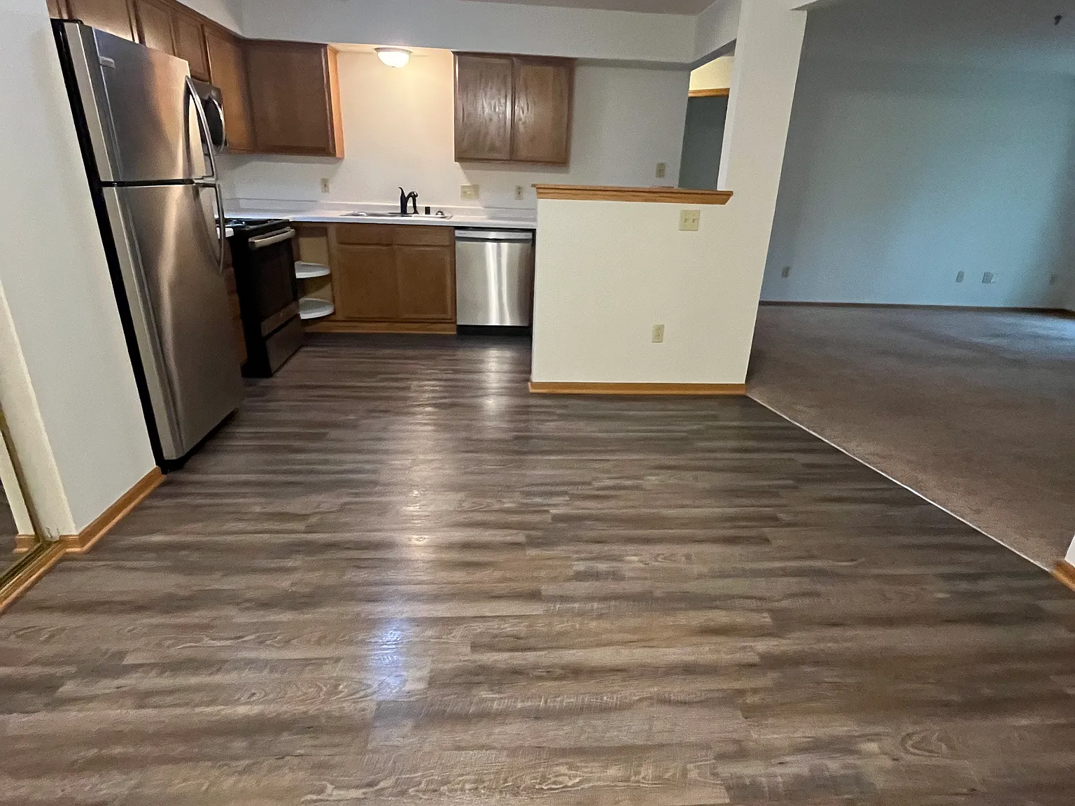 2 bed, 1025 sqft, $1,575 — Photo 2