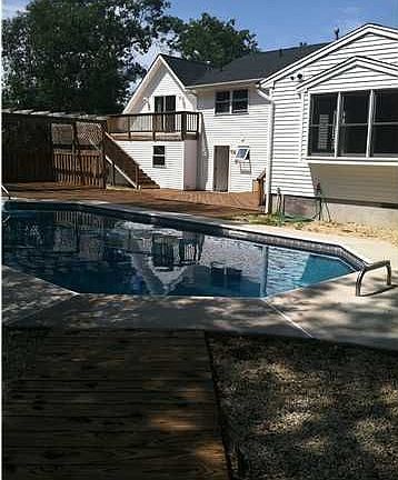 2nd image of 305 Linden Ave