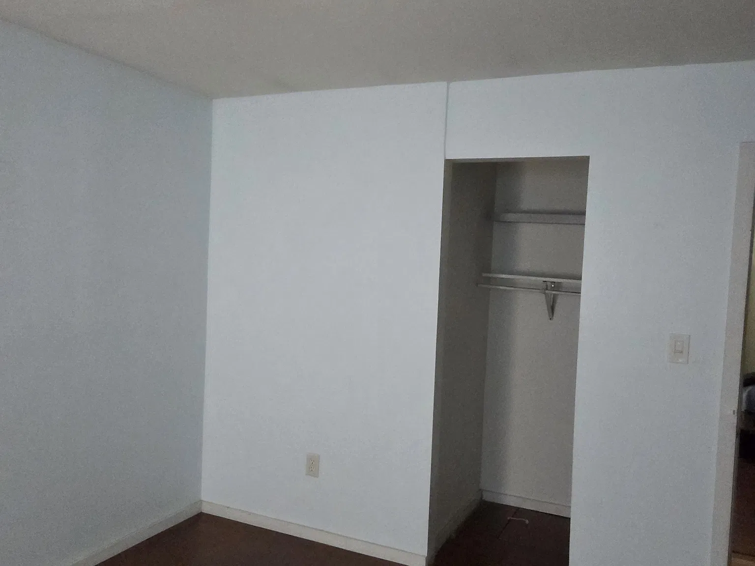 E Avenue 42, Los Angeles — Photo 1