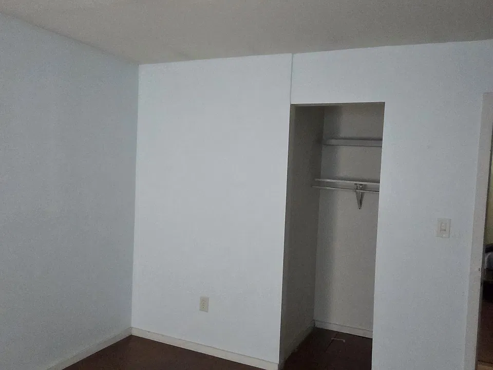 E Avenue 42