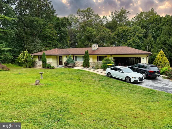 1667 Beacon Hill Rd, Downingtown, PA 19335