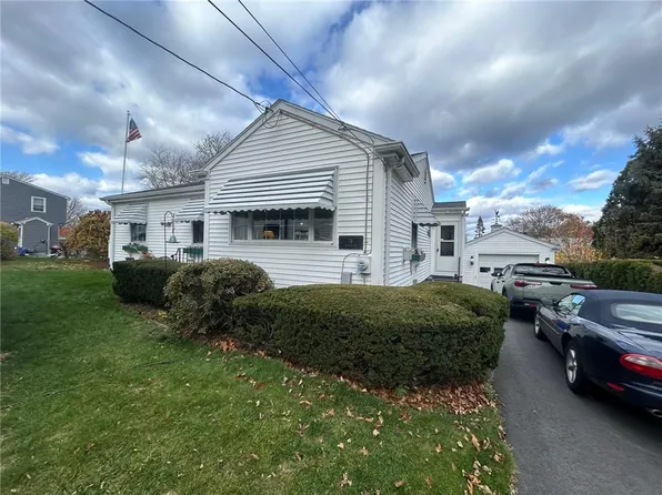 78 Kaufman Rd, Tiverton, RI 02878