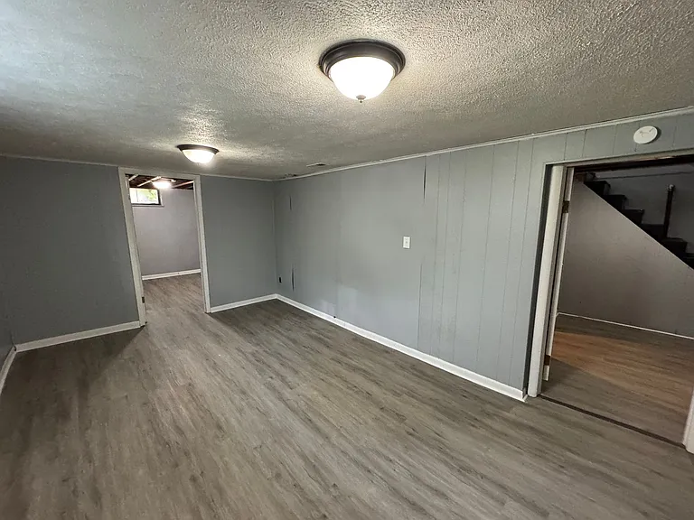 2342 E Legrande Ave — Photo 28