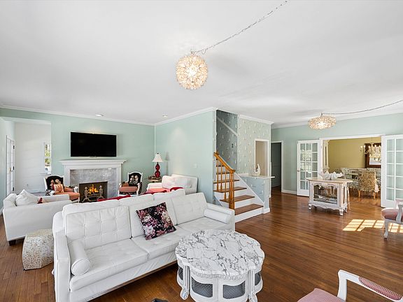 5th image of 6 Georgica Close Rd