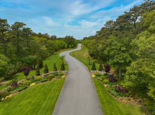 34 Paddock Rd, Oak Bluffs, MA 02557