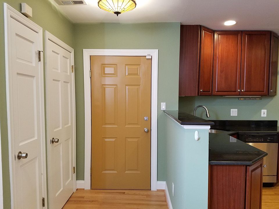 Internal entrance (building access)