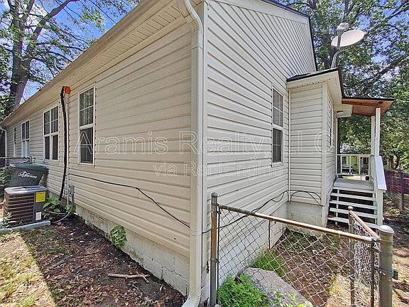 2nd image of 463 Ramona St NE #1