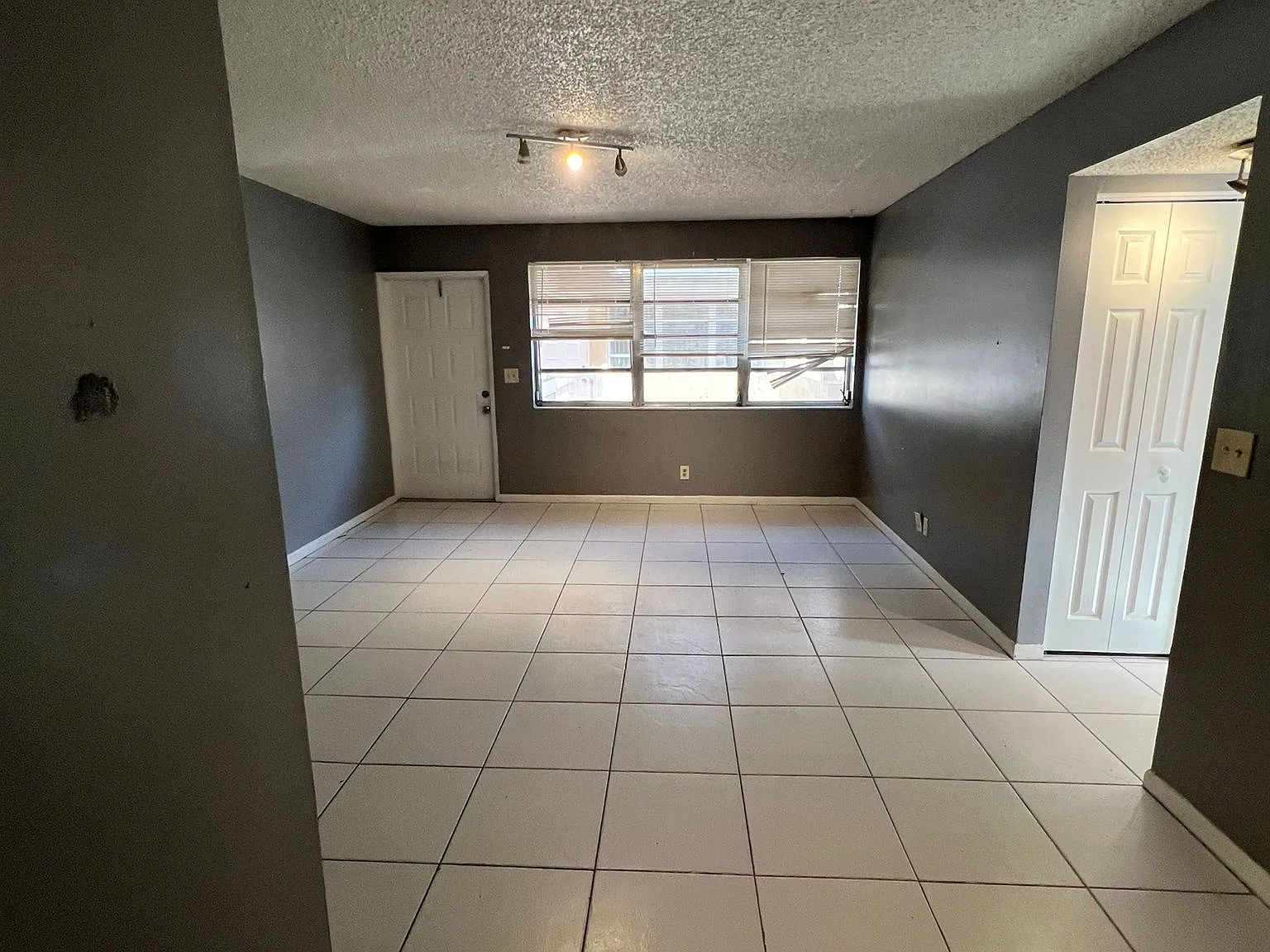 2 bed, 786 sqft, $1,900 — Photo 1