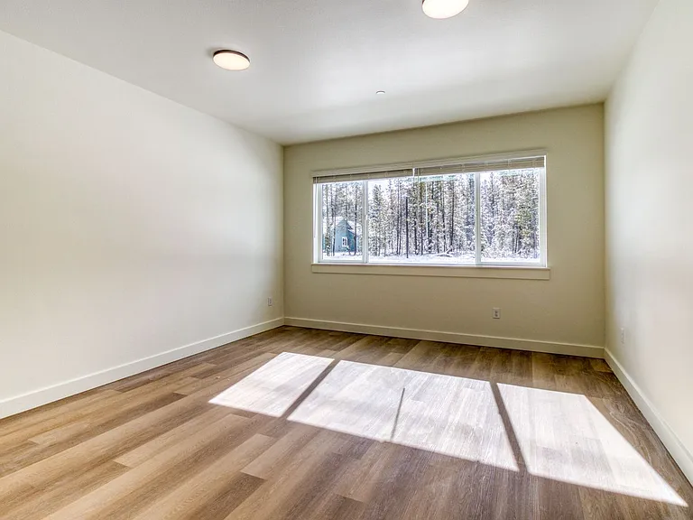 Luxury Apartment in La Pine! — Photo 6