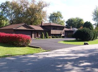 4N665 Ridgewood Ave, Bensenville, IL 60106