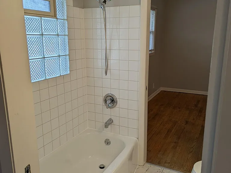 11827 W North Ave #3 — Photo 6