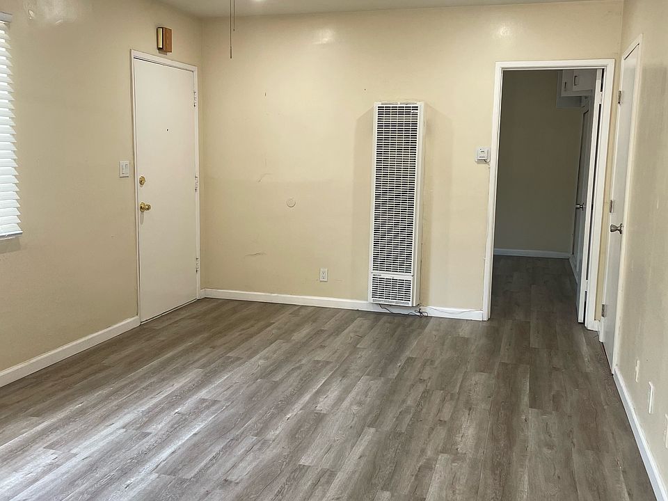 2nd image of 2176 E Villa St