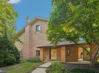 301 Paoli Woods Dr #301, Paoli, PA 19301