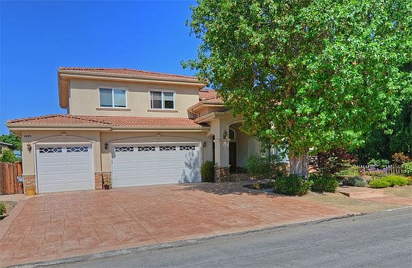 1425 Navarro Dr