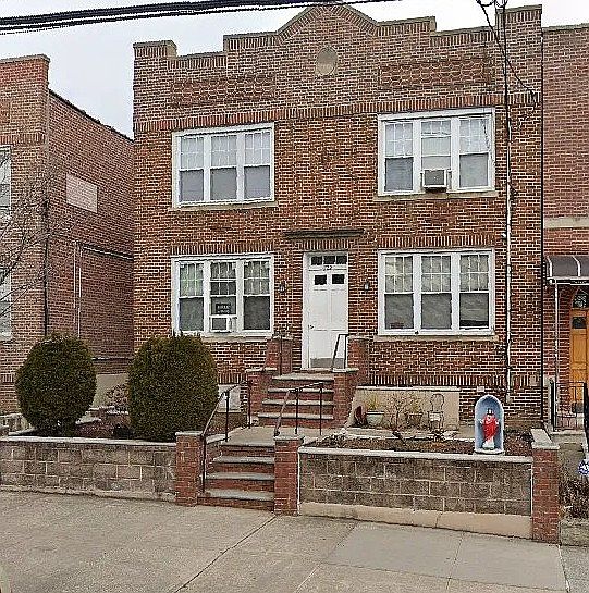 1st image of 1722 Lurting Ave APT 2R